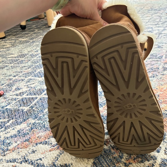 Women’s UGG boots size 10 - Picture 3 of 4